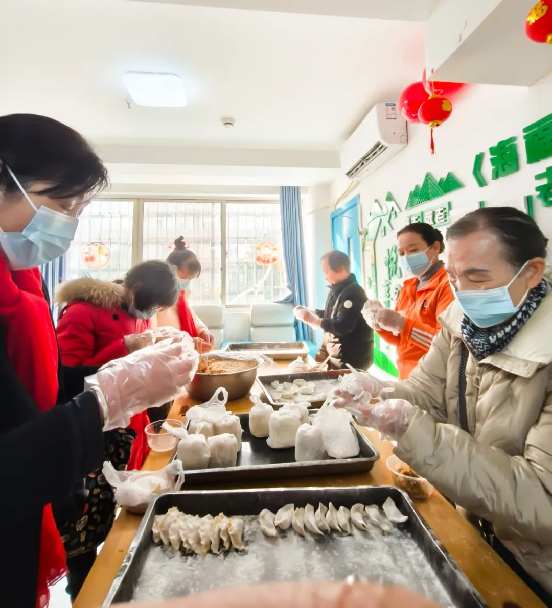 “福啟新歲 祥蛇賀瑞” ——海福祥養(yǎng)老院2025年元旦聯歡會